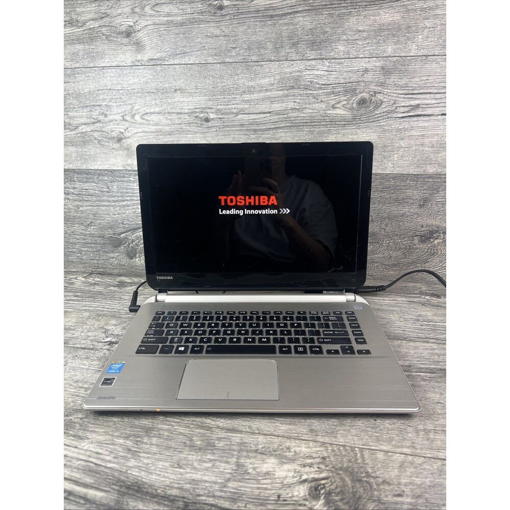 Toshiba Satellite E45-B4200 14in. (120GB, Intel Core i5 4th Gen. 1.7GHz) Bad Bat